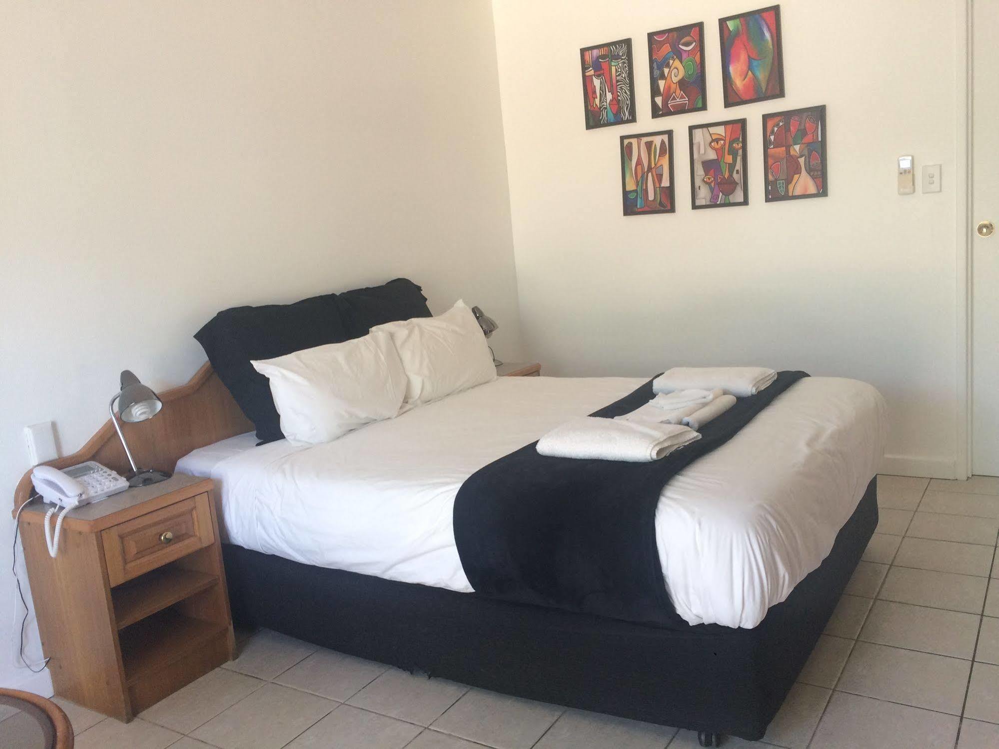 Paraway Motel Katherine Bagian luar foto